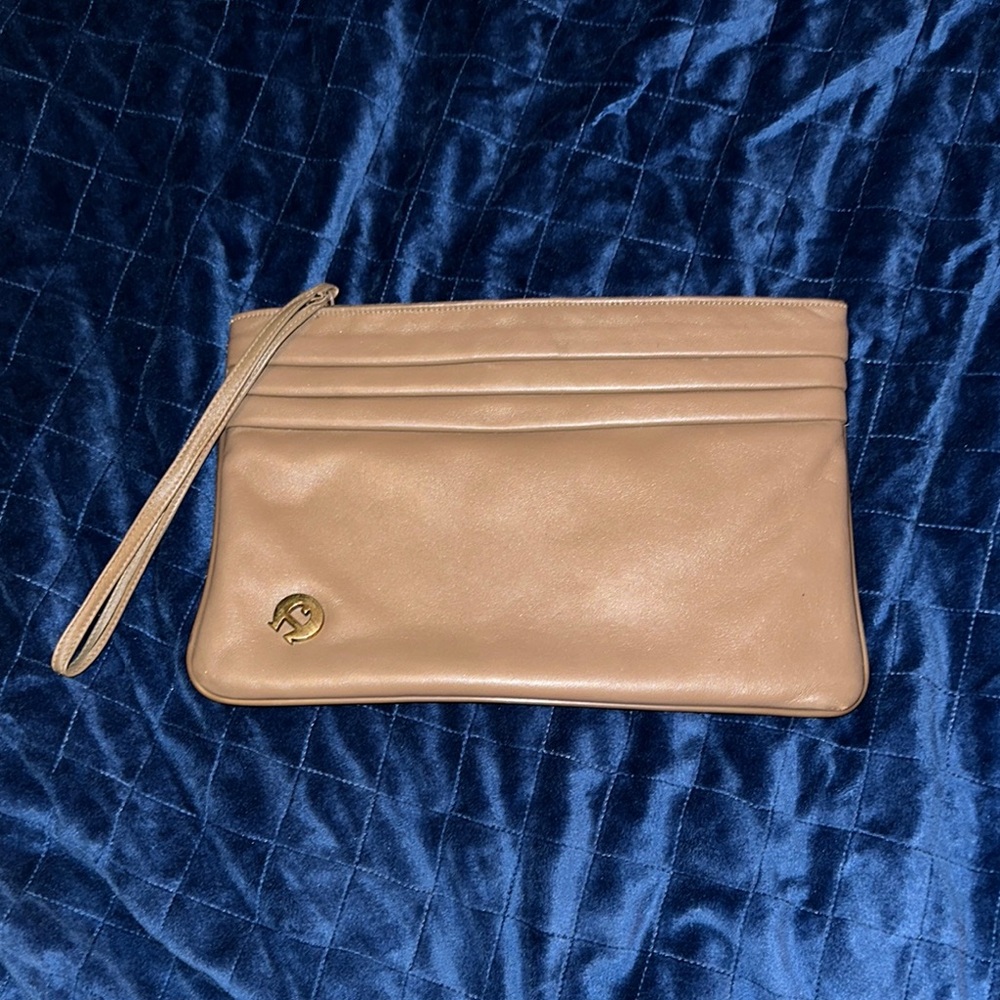 Etienne Aigner vintage Beige Leather Wristlet Clutch